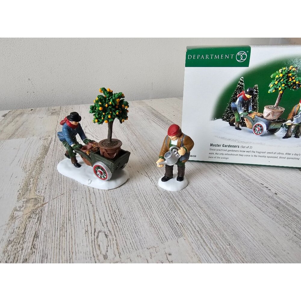 Dept 56 58458‎ Master gardeners tree planters people accessory Dickens cart